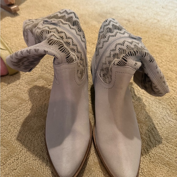 Beige suede Western Ankle Boots - Picture 9 of 9